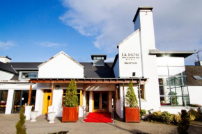  La Mon Hotel & Country Club  Castlereagh